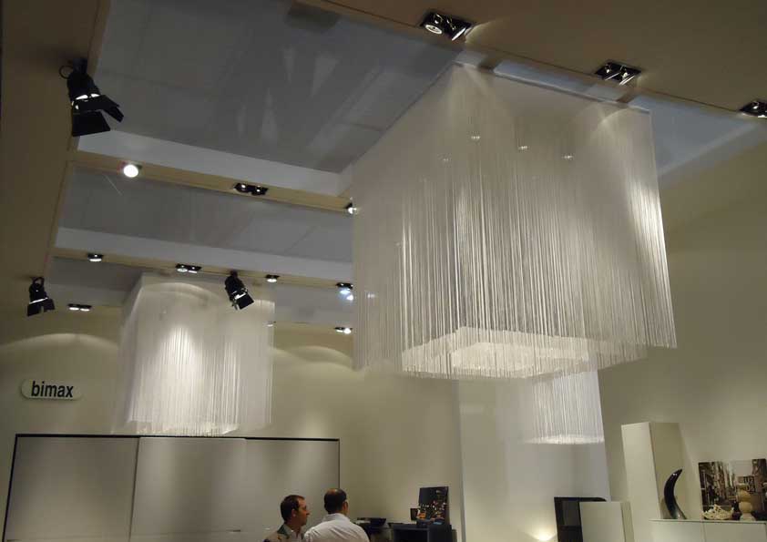 Salone del Mobile - realizzazione lampadari con tende a fili